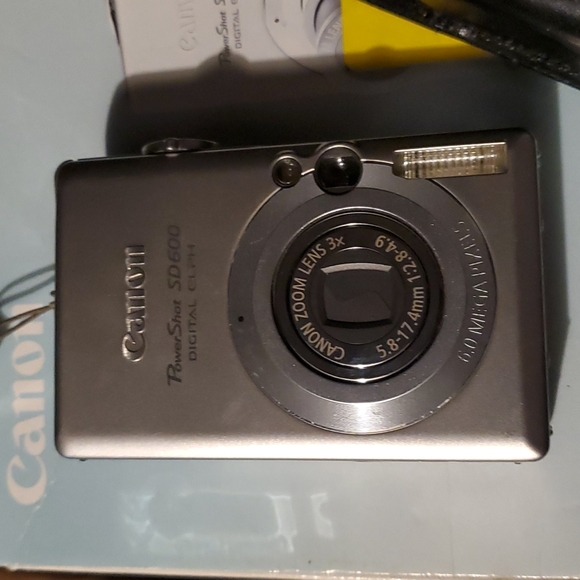 Cannon Powershot SD600 Digital Elph - Picture 3 of 5